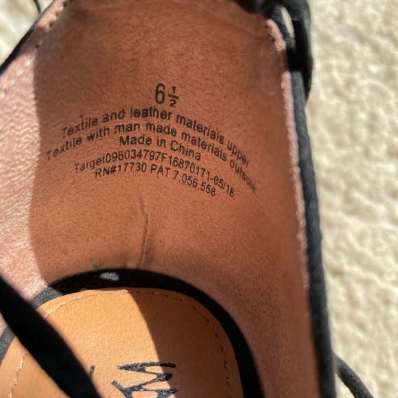 Black Fringe Leather Mossimo heels sz 6.5 - Picture 5 of 5